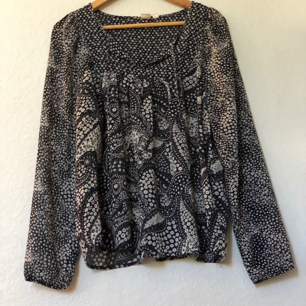 Loose GAP long sleeve shirt.